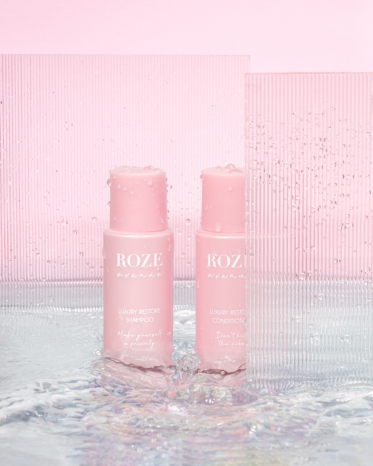 mini produkty roze avenue w wodzie - na zdjęciu szampon i odżywka roze avenue